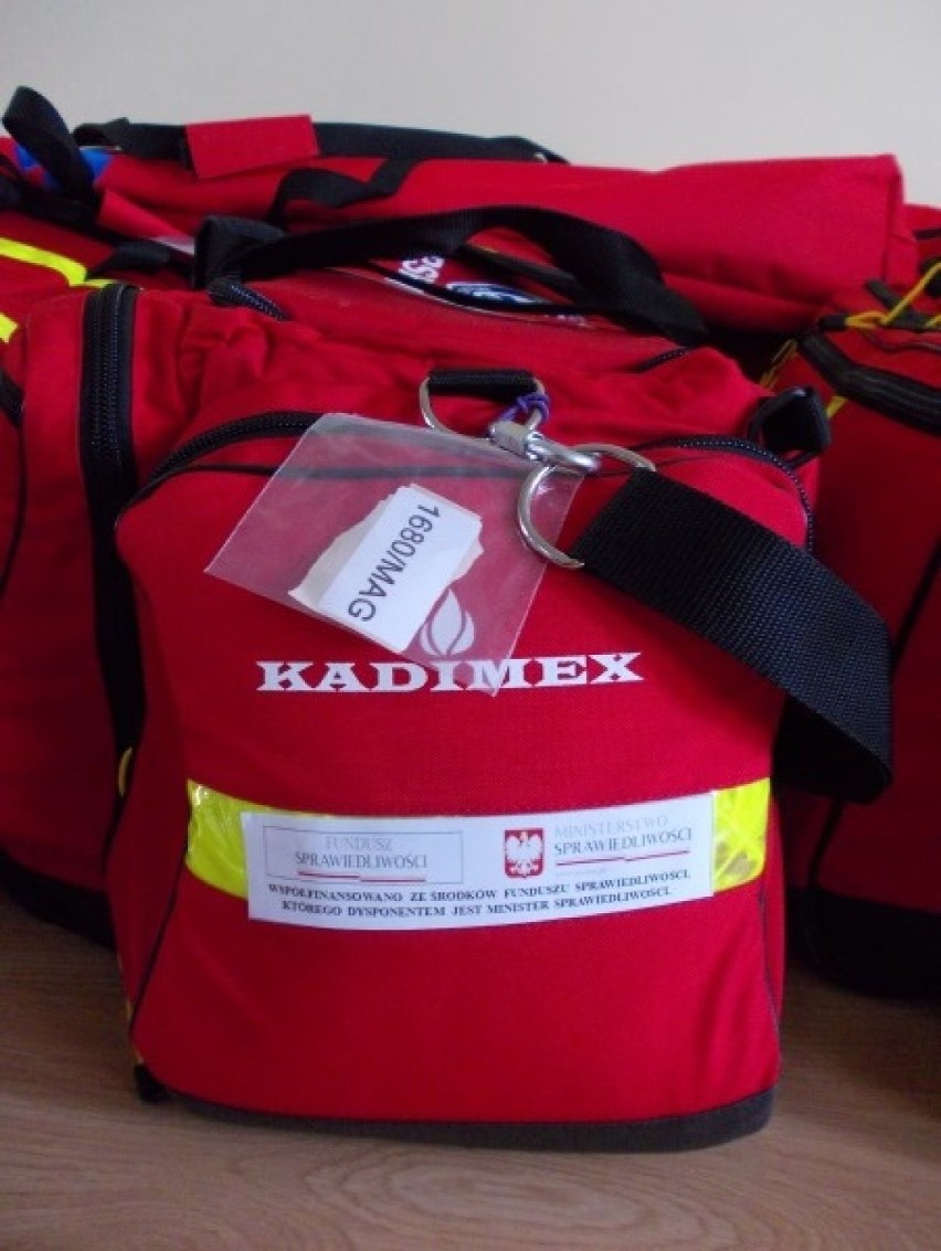 Strażacy z jednostek OSP z gminy Zelów otrzymali nowy sprzęt [ZDJĘCIA]