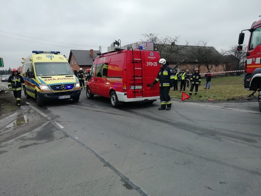 Wypadek w Poklękowie koło Kalisza. Jedna osoba została ranna