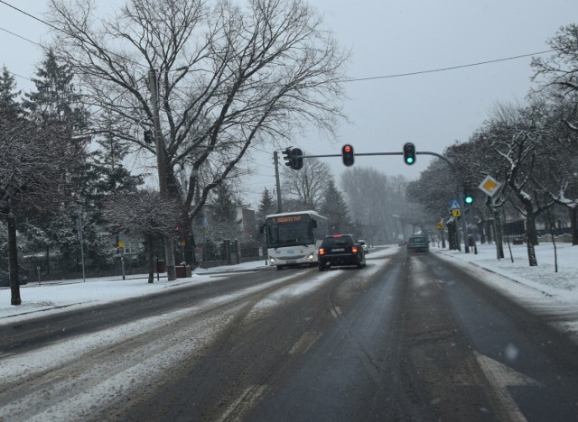 Zduńska Wola znów pod śniegiem. Jaka sytuacja na ulicach w poniedziałek?
