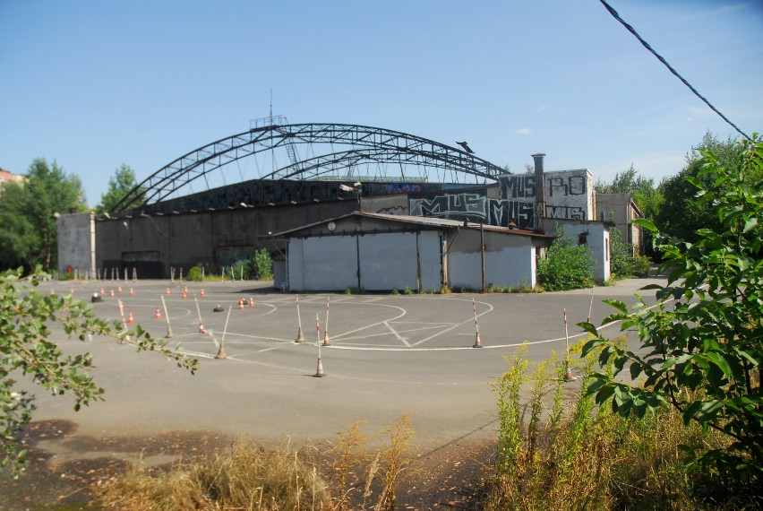 Czyżyny. Zabytkowy hangar w fatalnym stanie [ZDJĘCIA]