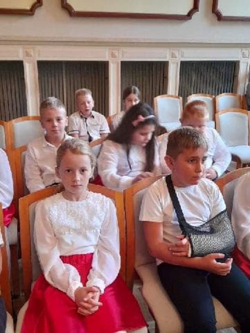Uczniowie szkoły w Niedamowie wzięli udział w konkursie i...