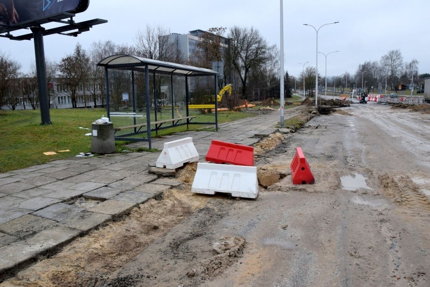 Pasażerowie w Kielcach skarżą się, że mają za daleko do przystanków. Zamknięto je lub przesunięto z powodu remontu skrzyżowania 