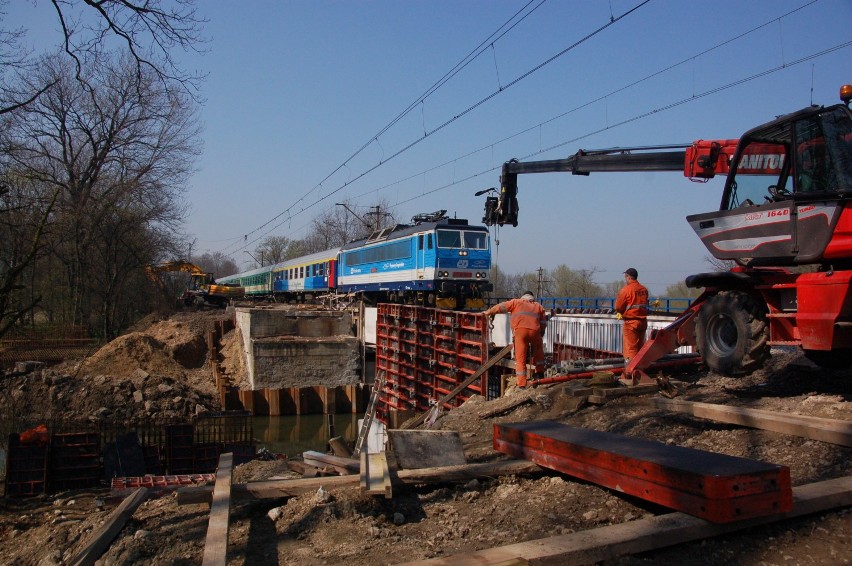 Modernizacja mostów kolejowych na linii nr 274 Wrocław -...