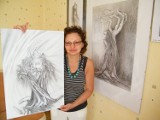 Wanda Jakubowska ożywia drzewa na kartce papieru