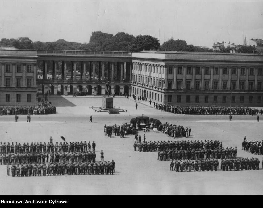 79 lat temu zniszczono Pałac Saski. Wspominamy jego historie i patrzymy w przyszłość. Czy i kiedy pałac powróci w pełnej krasie?