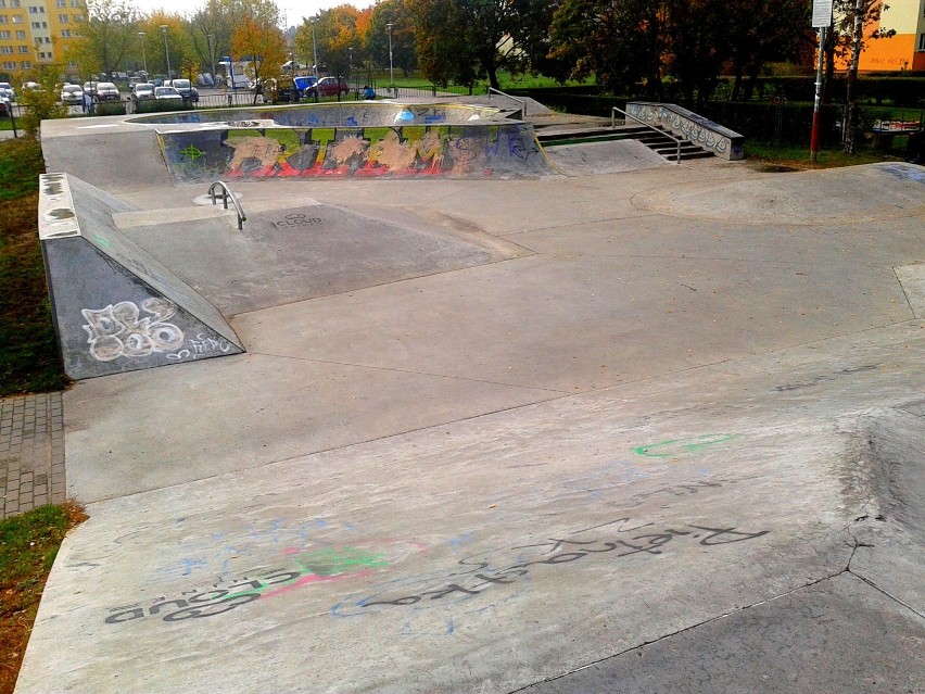 Skatepark tor dla miłośników ekstremalnej jazdy na RubinkowieI
