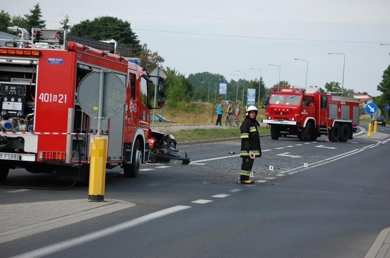 Po wypadku na ulicy Gdańskiej w Bytowie utrudnienia w ruchu [ZDJĘCIA]