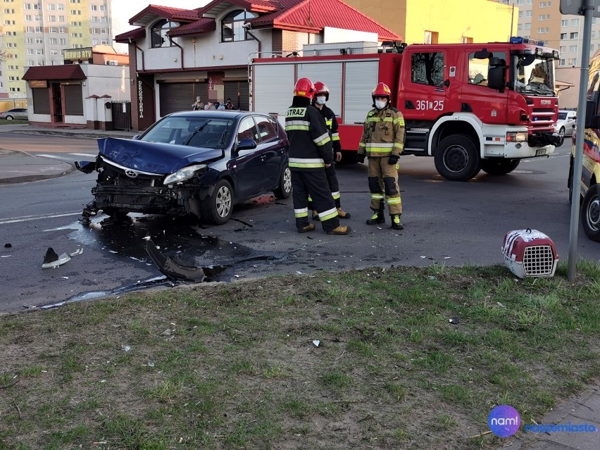 Wypadek na skrzyżowaniu ulic Kaliska - Broniewskiego we...