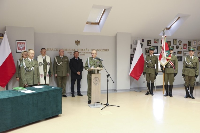Nowy Sącz. Karpacki Oddział Straży Granicznej ma kilkunastu nowych funkcjonariuszy 