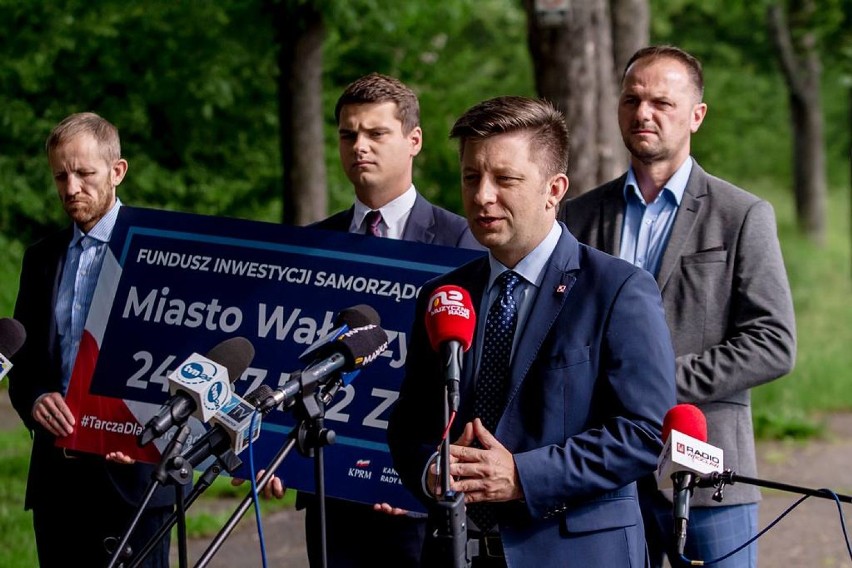 Wałbrzych: Michał Dworczyk, szef Kancelarii Premiera deklaruje wsparcie dla obudowy stadionu na Nowym Mieście (FILM)
