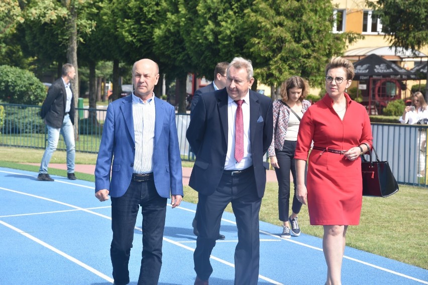Minister sportu Danuta Dmowska-Andrzejuk odwiedziła Rypin. Wyróżniła kluby z powiatu rypińskiego [wideo, zdjęcia]