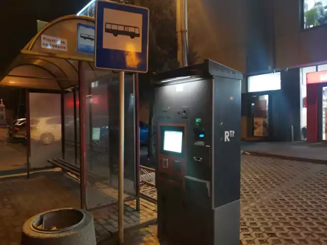 Najlepiej kupować bilet z biletomatów na przystankach. Próba zakupu w autobusie może skończyć się mandatem