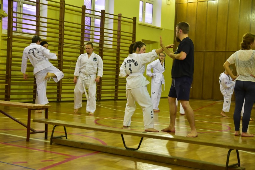 Bielscy taekwondziści walczyli o wyższe stopnie [ZDJĘCIA]