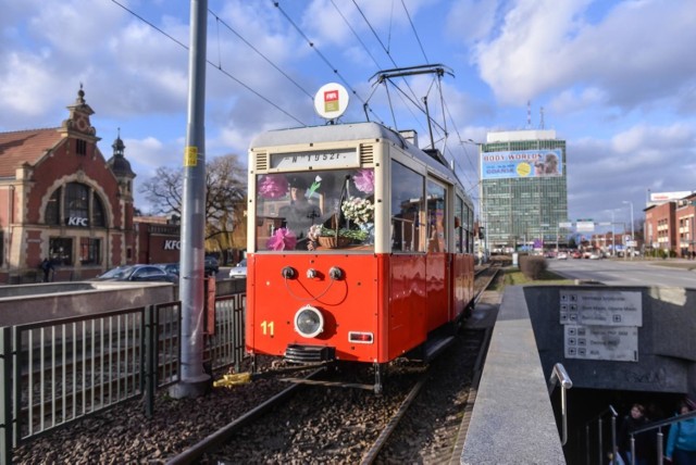 Zabytkowy tramwaj kursował po Gdańsku z okazji Dnia Kobiet