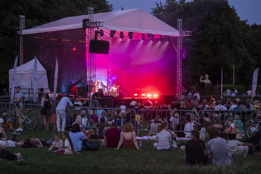 Jazzowy schyłek lata w Parku Fontann, czyli Summer Music Park. Wspaniałe koncerty na świeżym powietrzu.