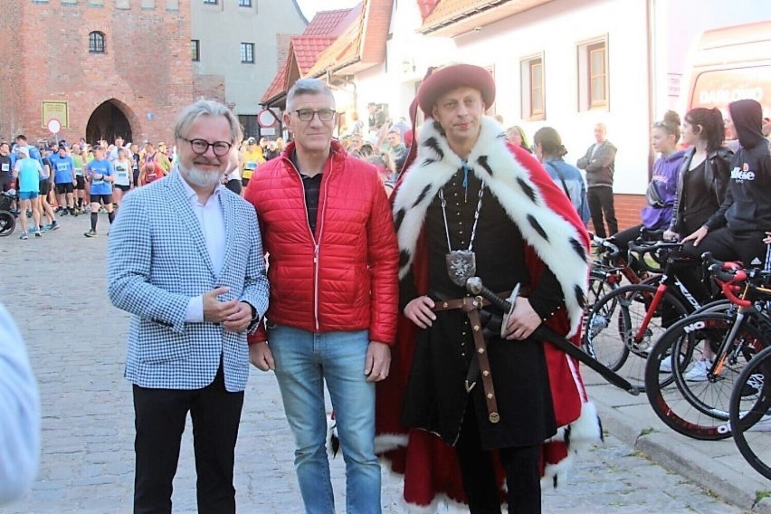 Od lewej: Arkadiusz Klimowicz - burmistrz Darłowo, Jan Huruk...