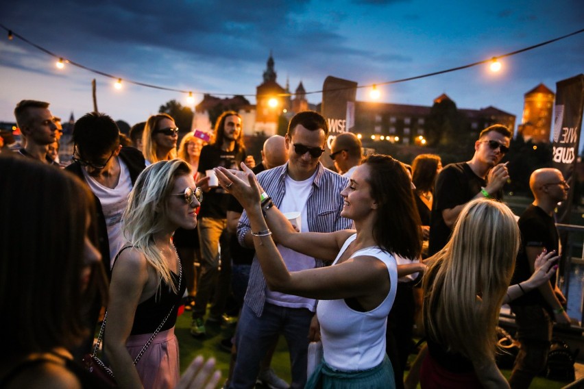 Kraków. Roof Party, czyli impreza na dachu z Wawelem w tle [ZDJĘCIA]