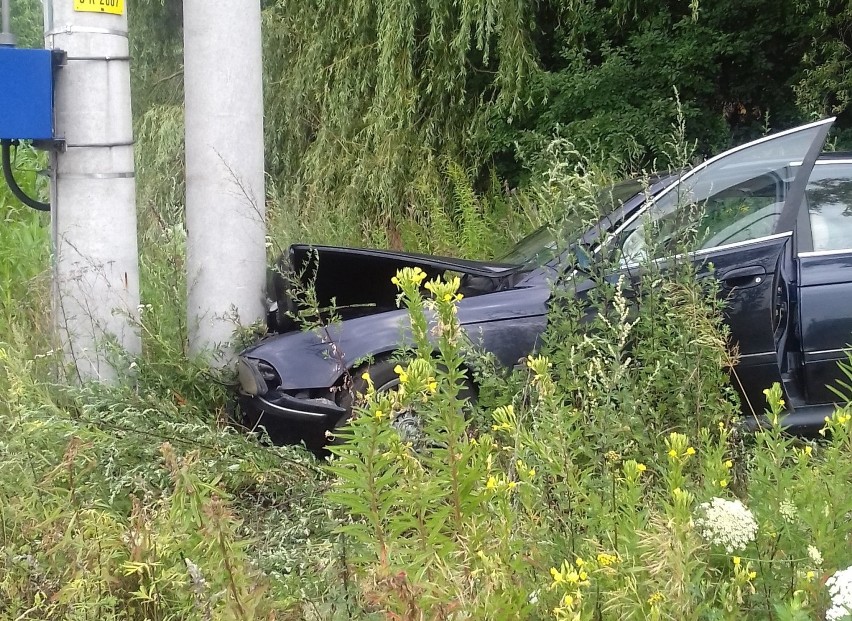 Policjanci po pościgu zatrzymali kierowcę BMW, który był pod...