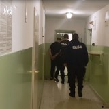 Nowe Rybie. Policjanci z Limanowej zatrzymali 2 dilerów i zabezpieczyli 1,5 kilograma amfetaminy