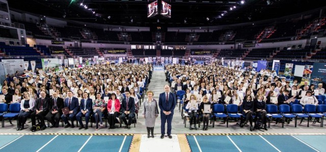 350 uczniów techników i 150 uczniów zasadniczych szkół branżowych otrzyma w tym roku stypendia w ramach marszałkowskiego projektu „Prymusi Zawodu Pomorza i Kujaw II”, w tym trzech z powiatu sępoleńskiego