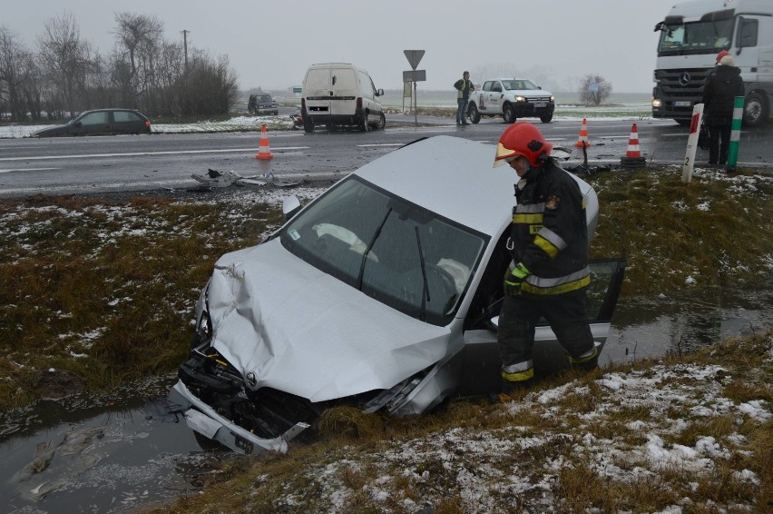 Wypadek na DK5 w Kurowie