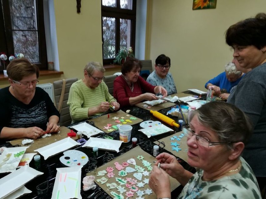 Klub Seniora w Budzyniu to nowa inicjatywa, dzięki której osoby starsze nie siedzą w domu (FOTO)