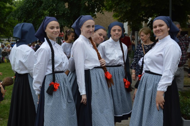 Cudowny korowód ulicami Szprotawy i koncert galowy Festiwalu Grup Śpiewaczych Ziemia i Pieśń