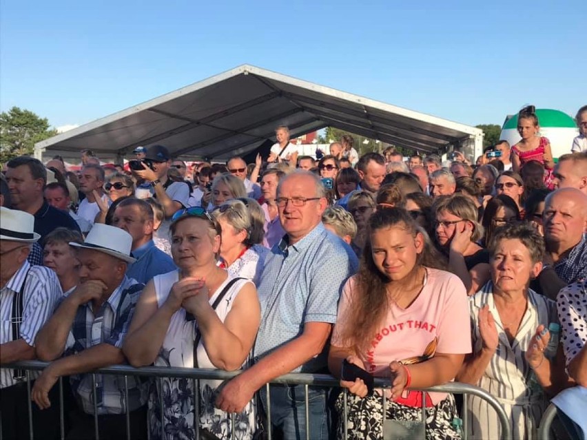 Dożynki w Goleniowach. Konkurs na Gospodynię i Gospodarza Roku oraz tłumy na koncercie Bayer Full FOTO