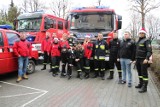Paczki od strażaków dla dzieci ze szpitala w Głogowie. Przynieśli maluchom radość. ZDJĘCIA