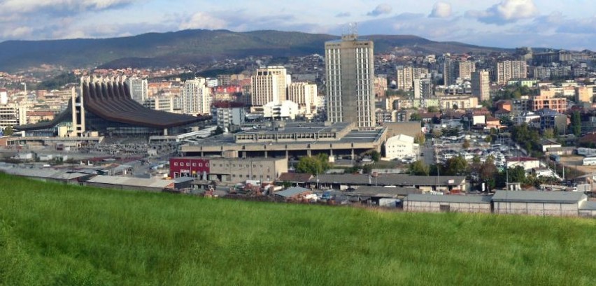 Panorama Prisztiny, stolicy Kosowa...