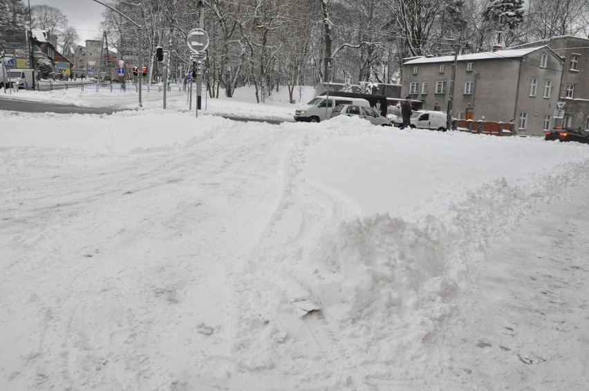 Intensywne opady śniegu na Kaszubach - wczoraj sypało dziś będzie wiało