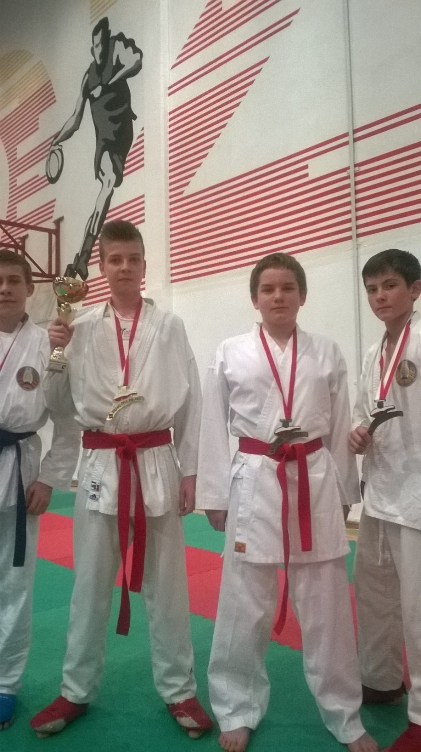 Karate: Pleszewianie wrócili z Łodzi z 8 medalami