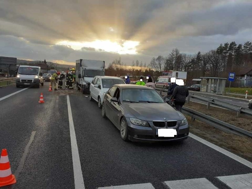 Wypadek na zakopiance w Głogoczowie