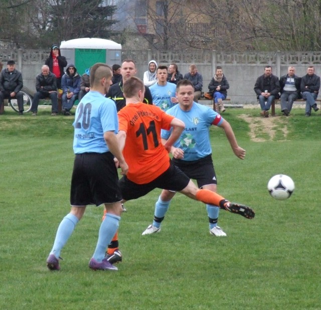 Na inaugurację wiosny w oświęcimskiej klasie A Strażak Rajko pokonał na własnym boisku Orła Witkowice 3:1.