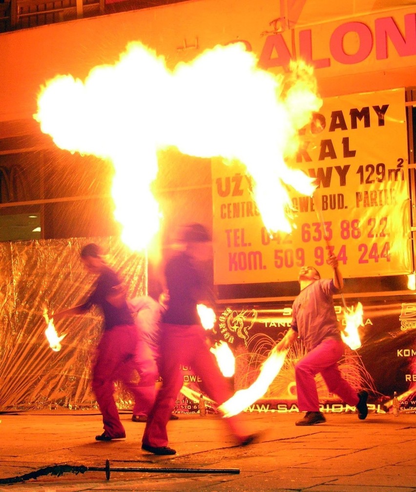 Teatr Ognia (Fire-show). Grupa "SAURION" z Olecka Fot. Jacek...