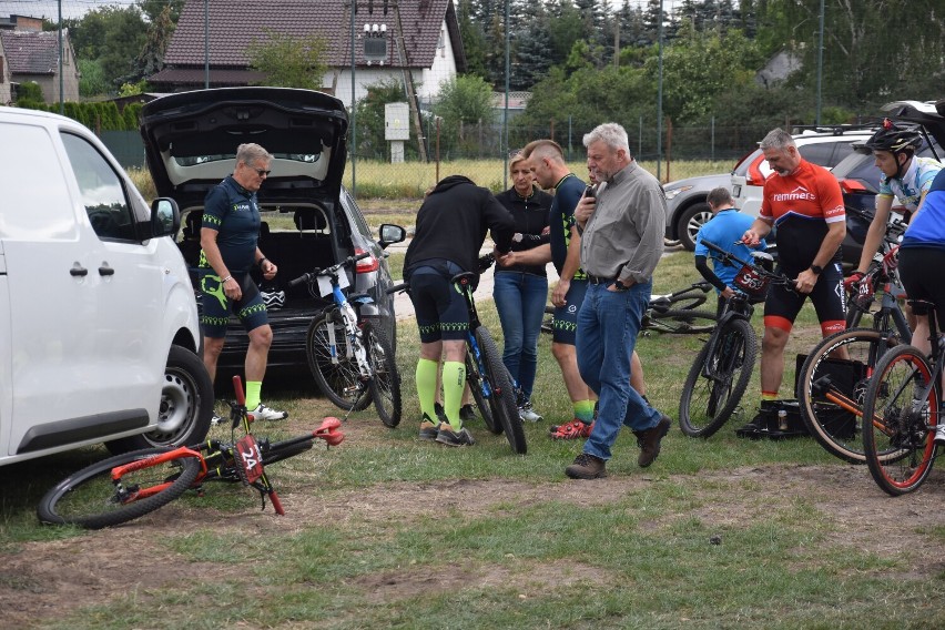 Solid MTB Dąbrowa. Miłośnicy kolarstwa górskiego ścigali się w okolicach Śremu [zdjęcia]