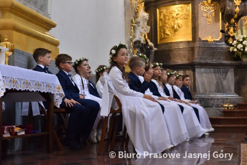 I Komunia Święta na Jasnej Górze. Przyjęli ją uczniowie SP...