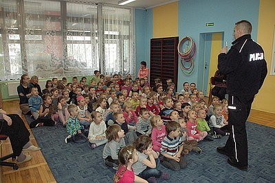 Policjanci odwiedzili dzieci z Przedszkola nr 34 w Katowicach