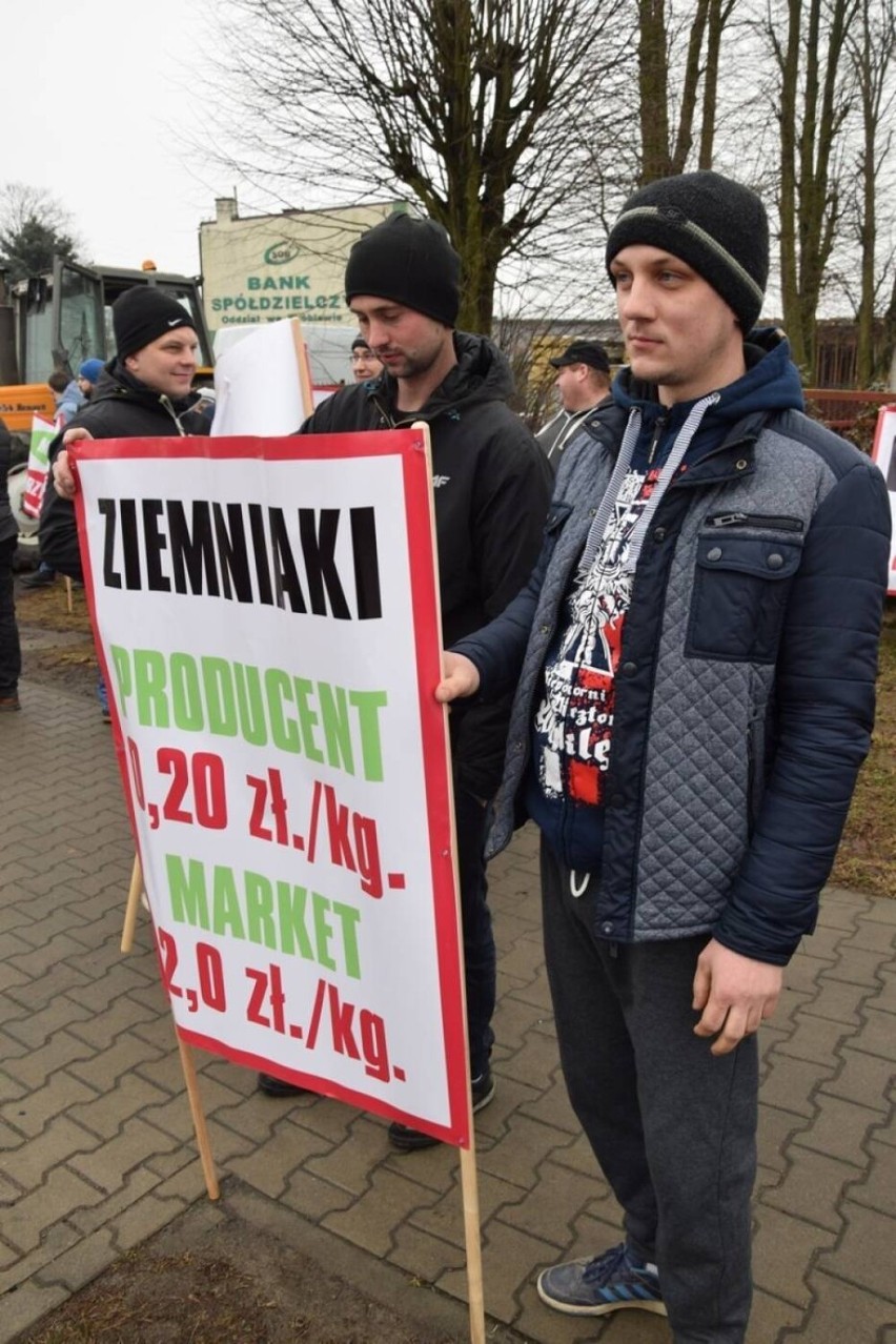 Fala obecnych rolniczych protestów rozpoczęła się w regionie sieradzkim. Od poprzedniczki Agrounii - Unii Warzywno Ziemniaczanej ZDJĘCIA