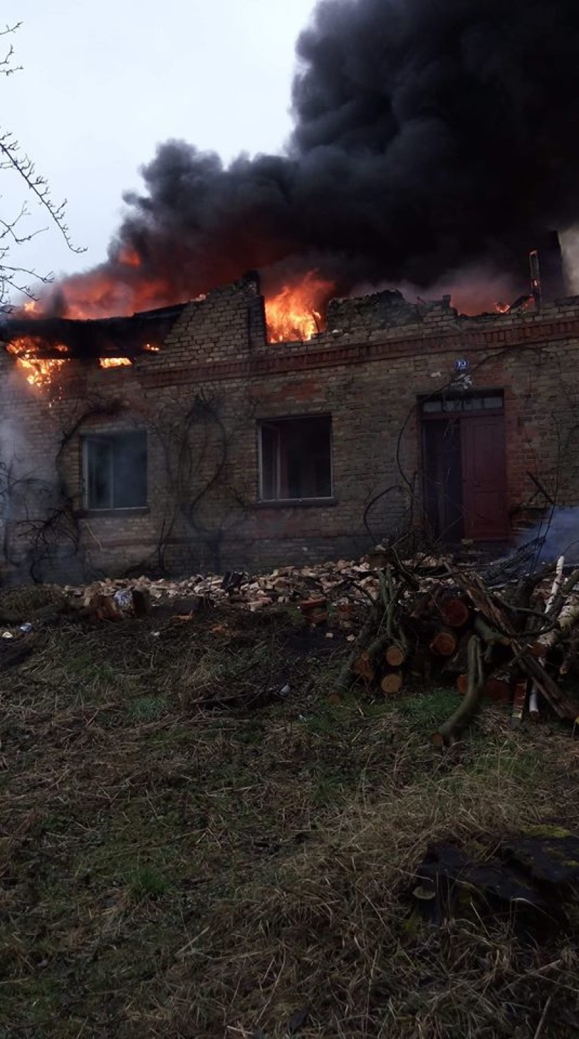 Pożar w Osieku nad Notecią. Z budynku ewakuowano dwóch mężczyzn! 