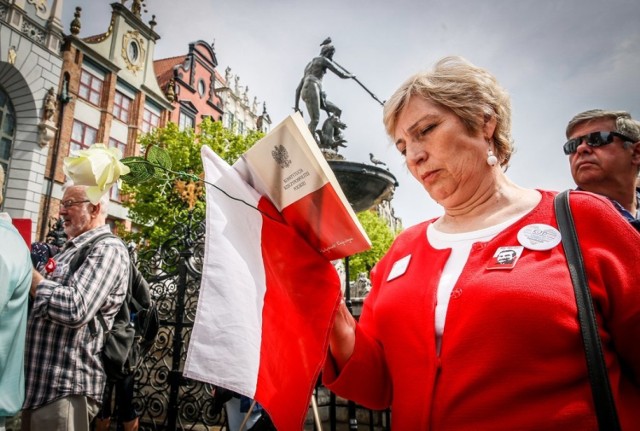 Komitet Obrony Demokracji zorganizował w Gdańsku czytanie Konstytucji