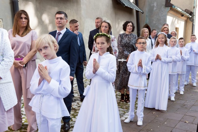 Komunia święta w Bazylice Rzymskokatolickej pw. św. Andrzeja Apostoła w Olkuszu