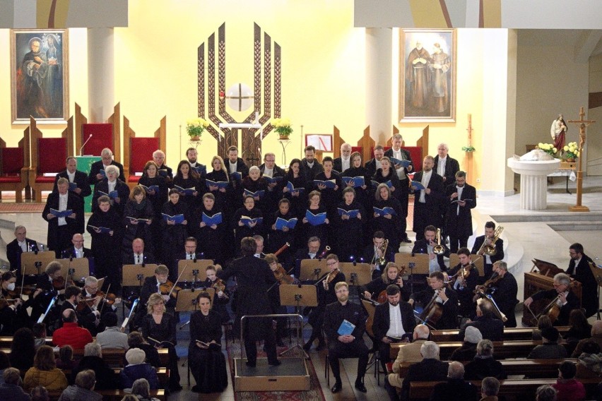 Koncert "Razem przeciwko pandemii" w Olkuszu