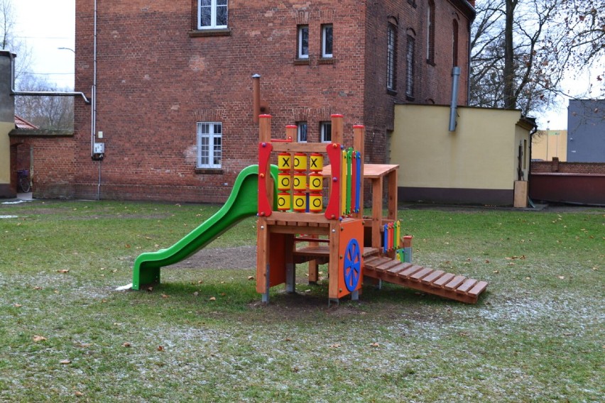 Otwarcie placu zabaw w Skorogoszczy.