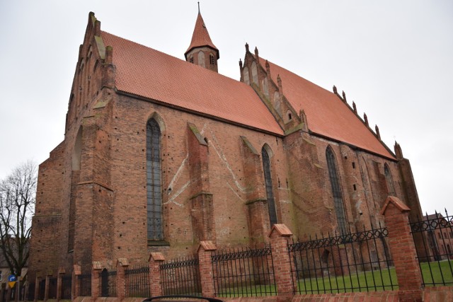 Kościół Gimnazjalny w Chełmnie został zbudowany z cegły, w stylu gotyckim