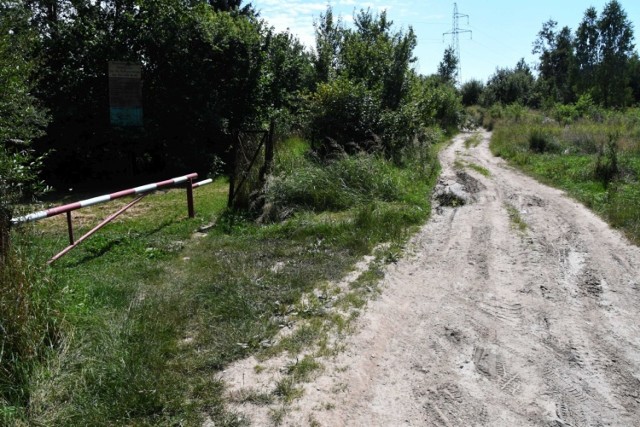 Działkowcy chcą wysypania grysem ulicy Morcinka prowadzącej do ogrodów działowych imienia Stefana Żeromskiego .