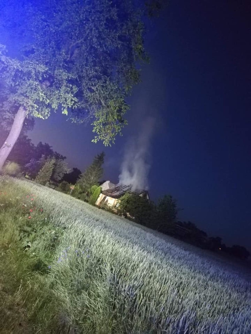 Pożar domu w Giżewie w gminie Kruszwica [zdjęcia]