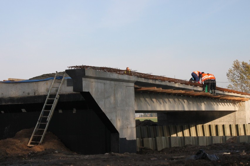 Budowa mostu w Krępcu