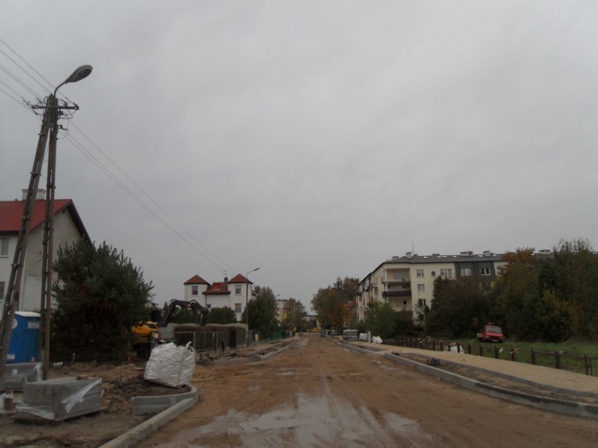 Remont ulicy Polnej w Ustce trwa. Zauważalny jest już...