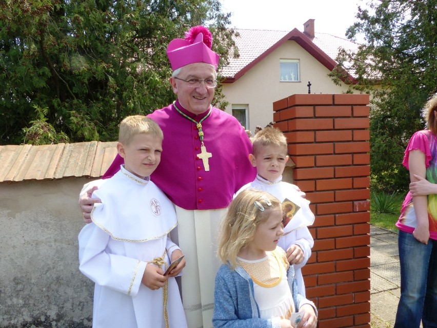 Nuncjusz apostolski udzielił bierzmowania w stoleckiej...